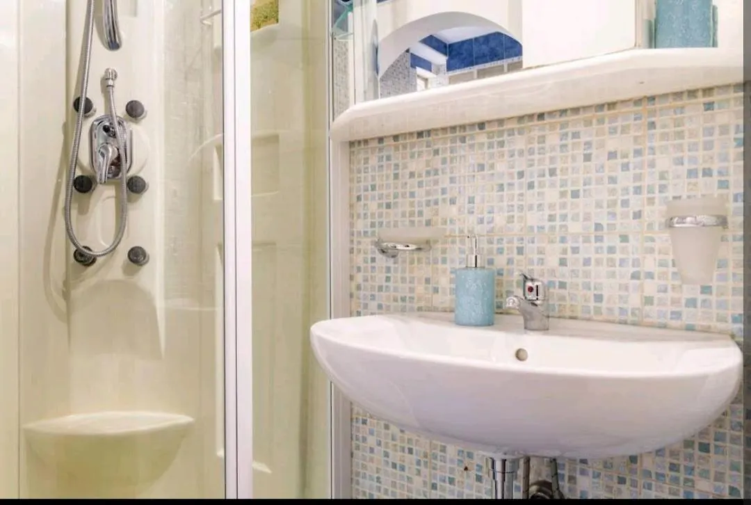 Guest house Relax A 4 Salti Dai Navigli Hotel Milan Italy