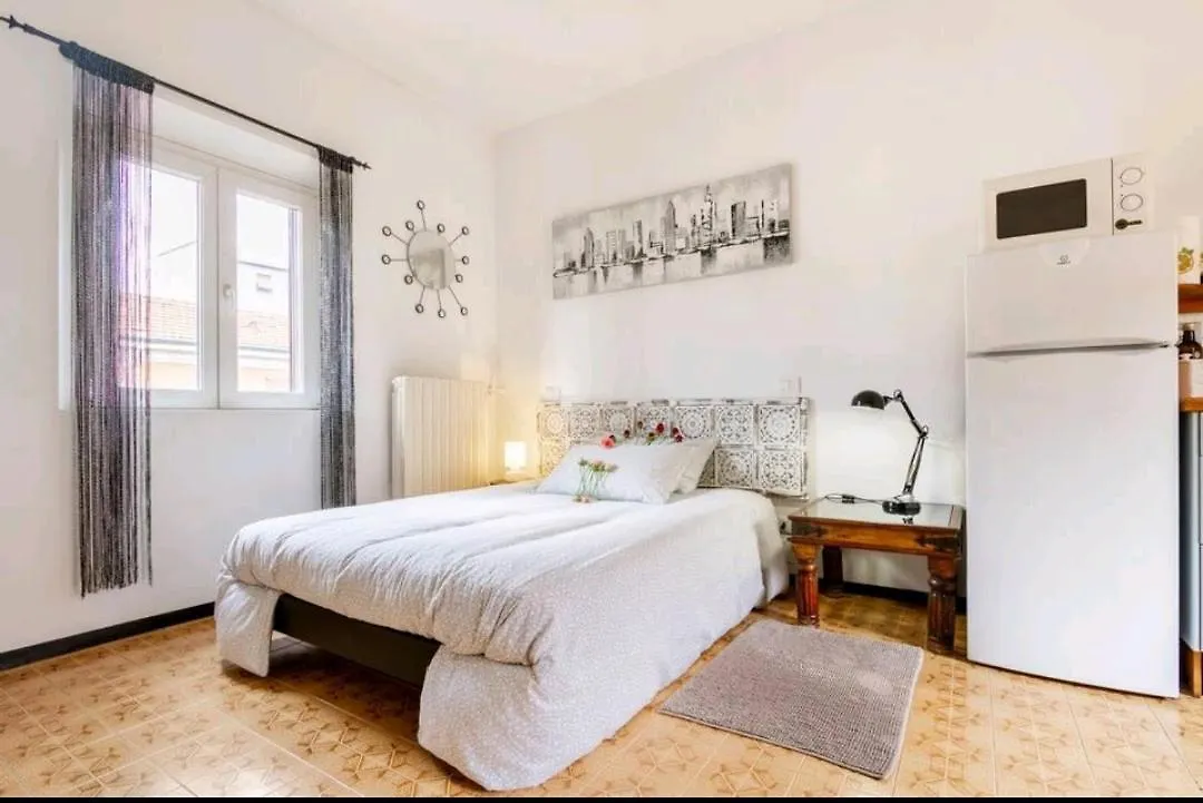 Hotel Relax A 4 Salti Dai Navigli Milano 0*,  Italia